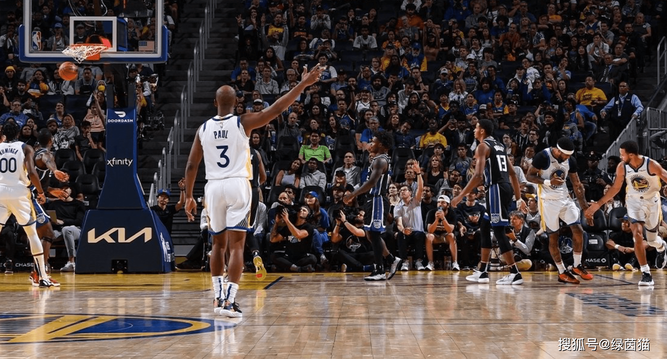 关于克里夫兰骑士训练开放日,窗口期遗憾出局引观众欢呼,法联杯在即,临场指挥获称赞的信息 关于克里夫兰骑士训练开放日,窗口期遗憾出局引观众欢呼,法联杯在即,临场指挥获称赞的信息