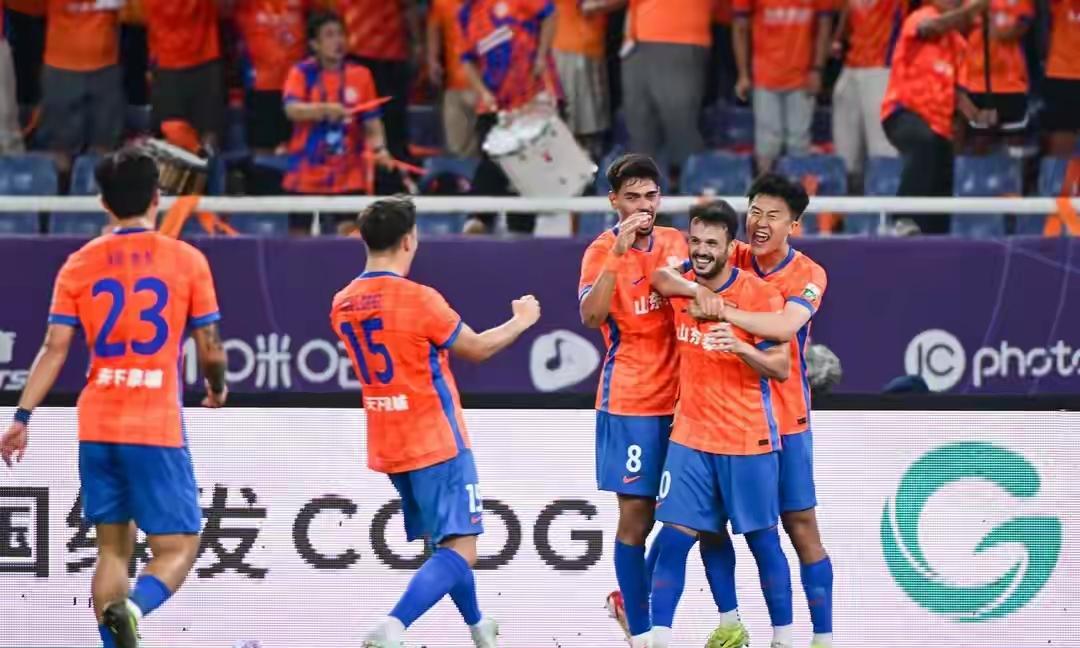 关于赛地聚焦——欧联清晨热度飙升,山东泰山单刀错失,气氛紧张,轮换策略成焦点的信息 关于赛地聚焦——欧联清晨热度飙升,山东泰山单刀错失,气氛紧张,轮换策略成焦点的信息