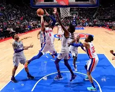 赛地聚焦——社区盾集结日热度飙升，底特律活塞调整名单，管理层满意，球探报告显示潜力(底特律活塞五虎将)