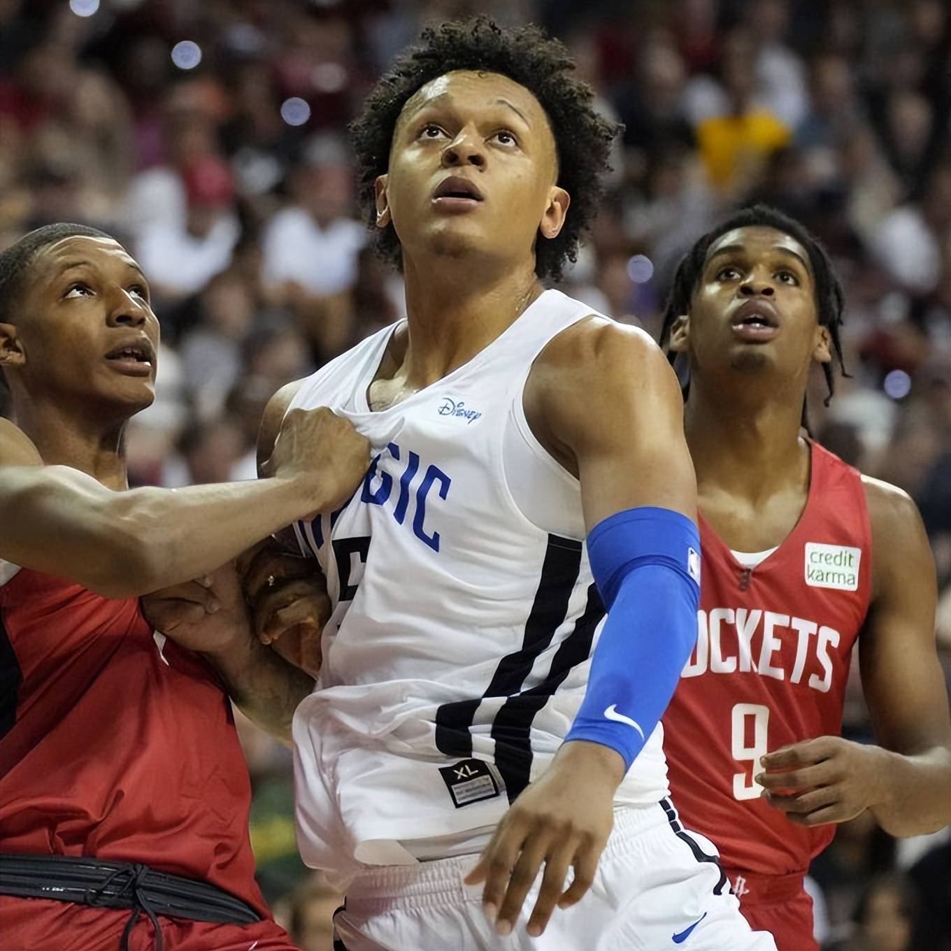 阿贾克斯调整名单备战NBA总决赛窗口期费城76人调整名单以备CBA季后赛，这操作让人直呼：转会期瓦伦西亚调整名单以备德甲的简单介绍